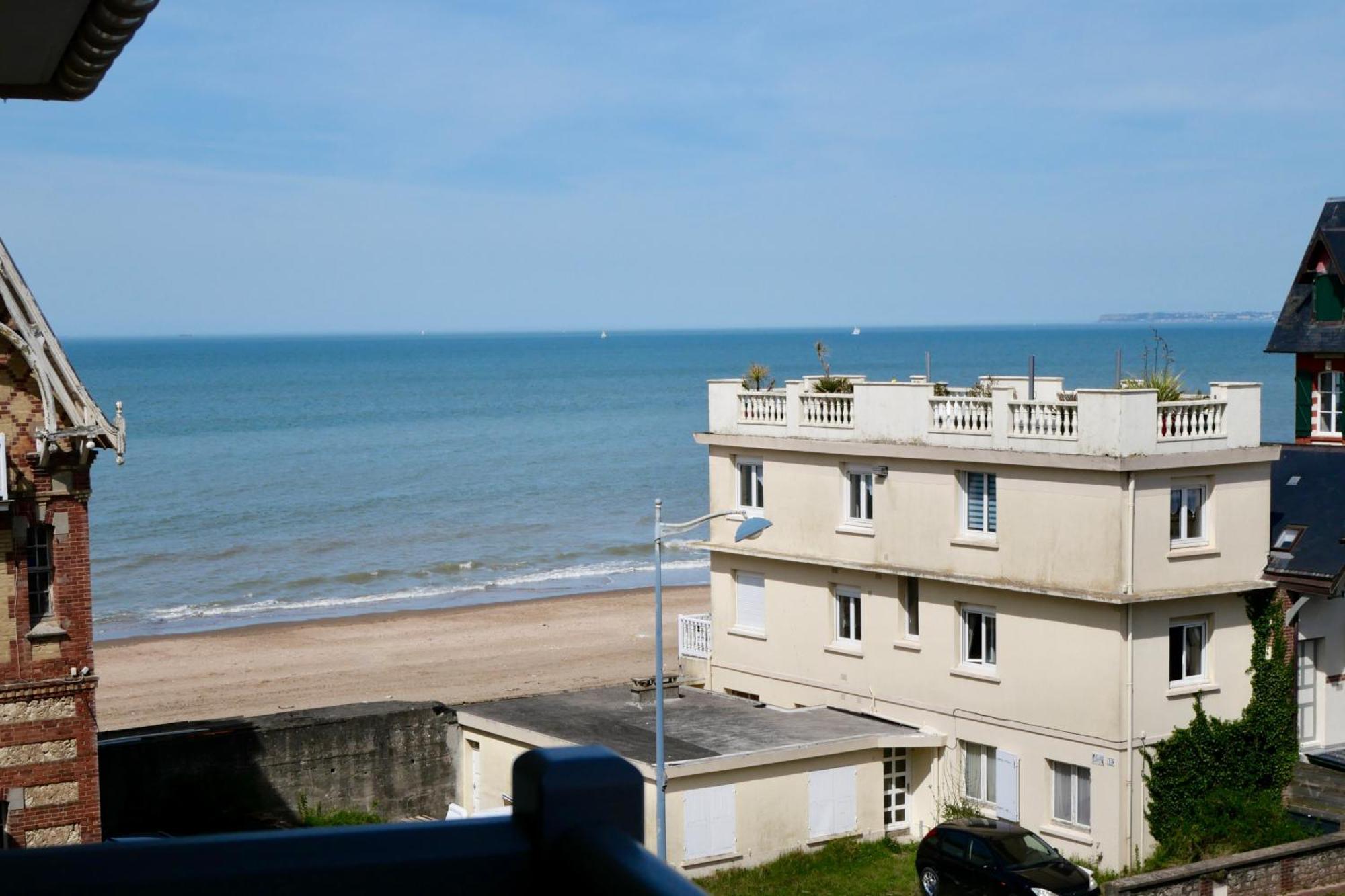 Appartement Vue Mer - 30 M De La Plage - 5 Minutes A Pied Du Centre Ville Et Du Casino Villers-sur-Mer Kültér fotó